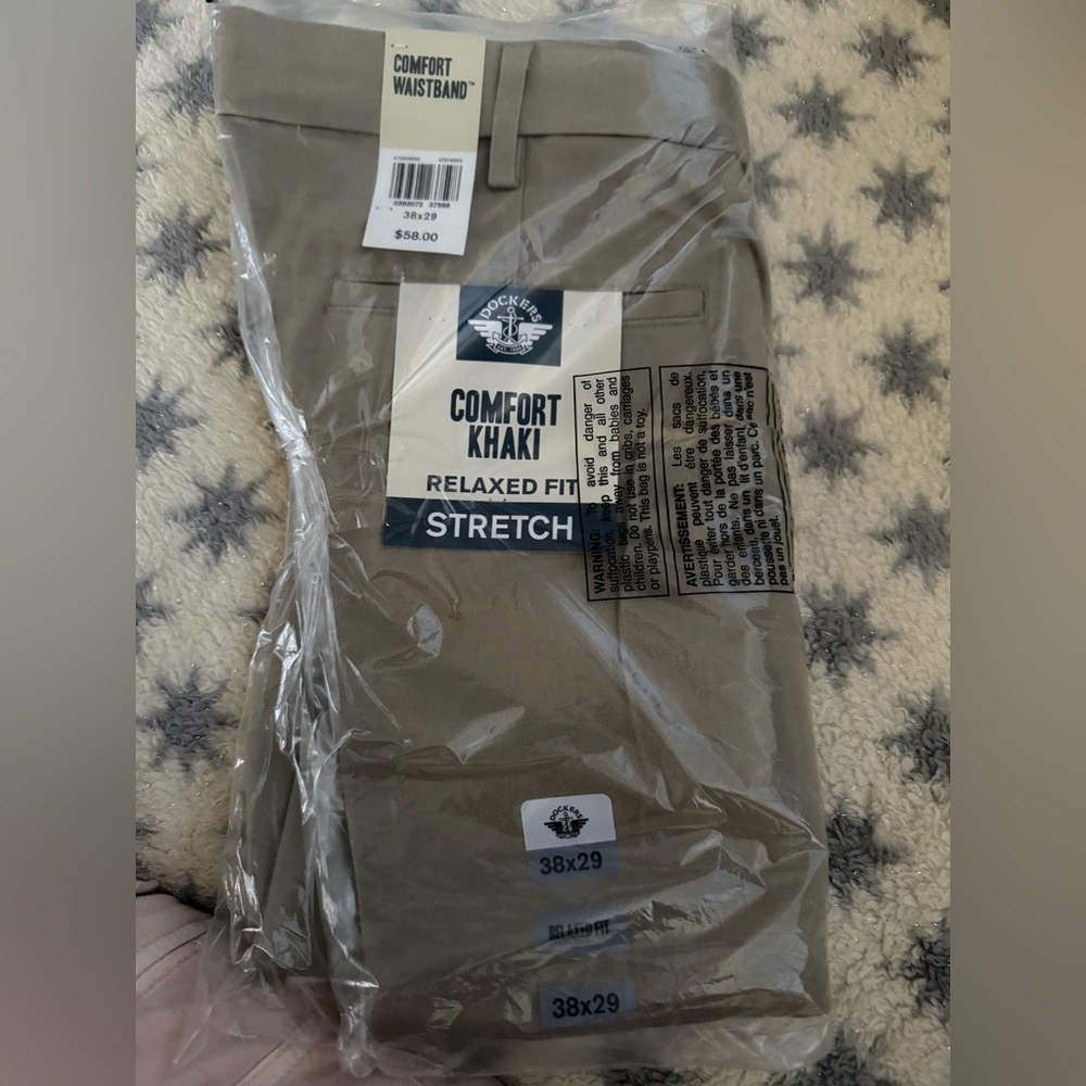 Men’s dockers comfort waistband relaxed fit stretch.  38X29
NWT